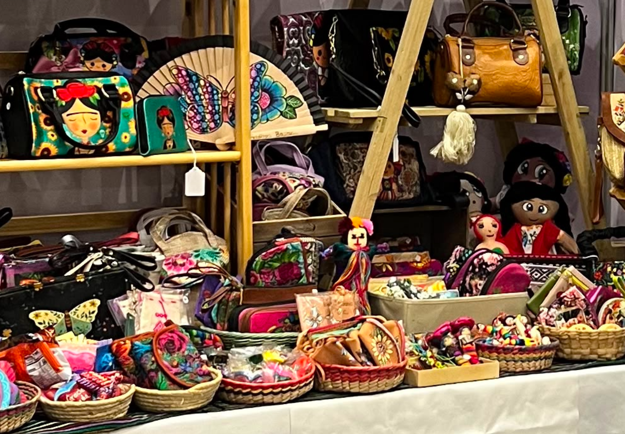 Gran variedad de artesanias mexicanas